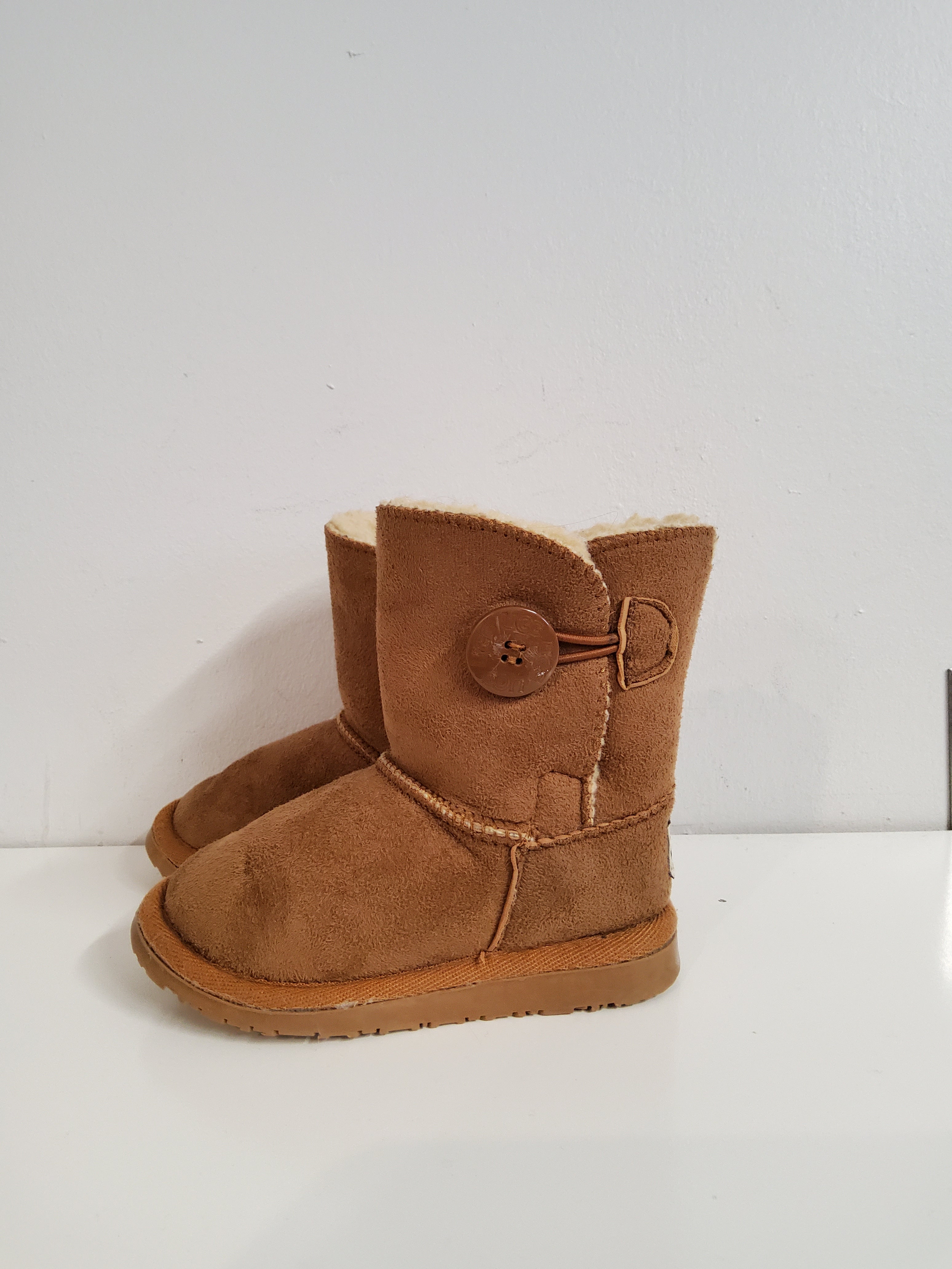 Ugg saappaat (24)