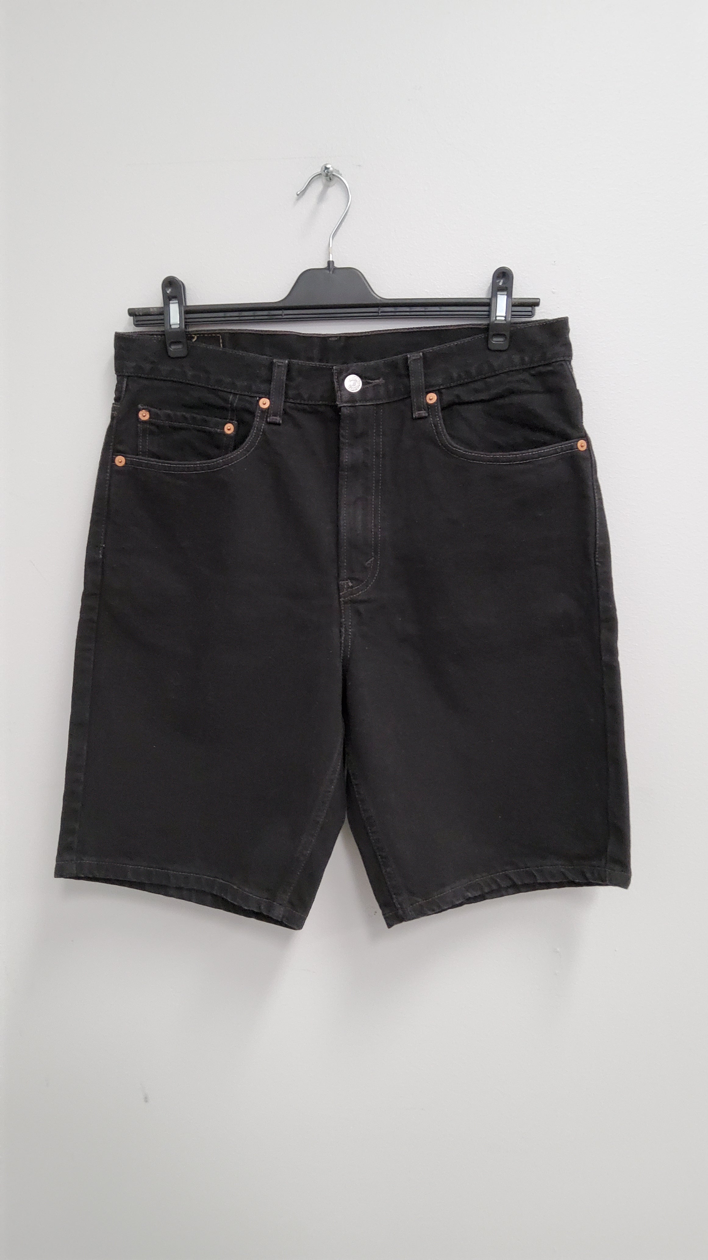 Levi's farkkushortsit (34)