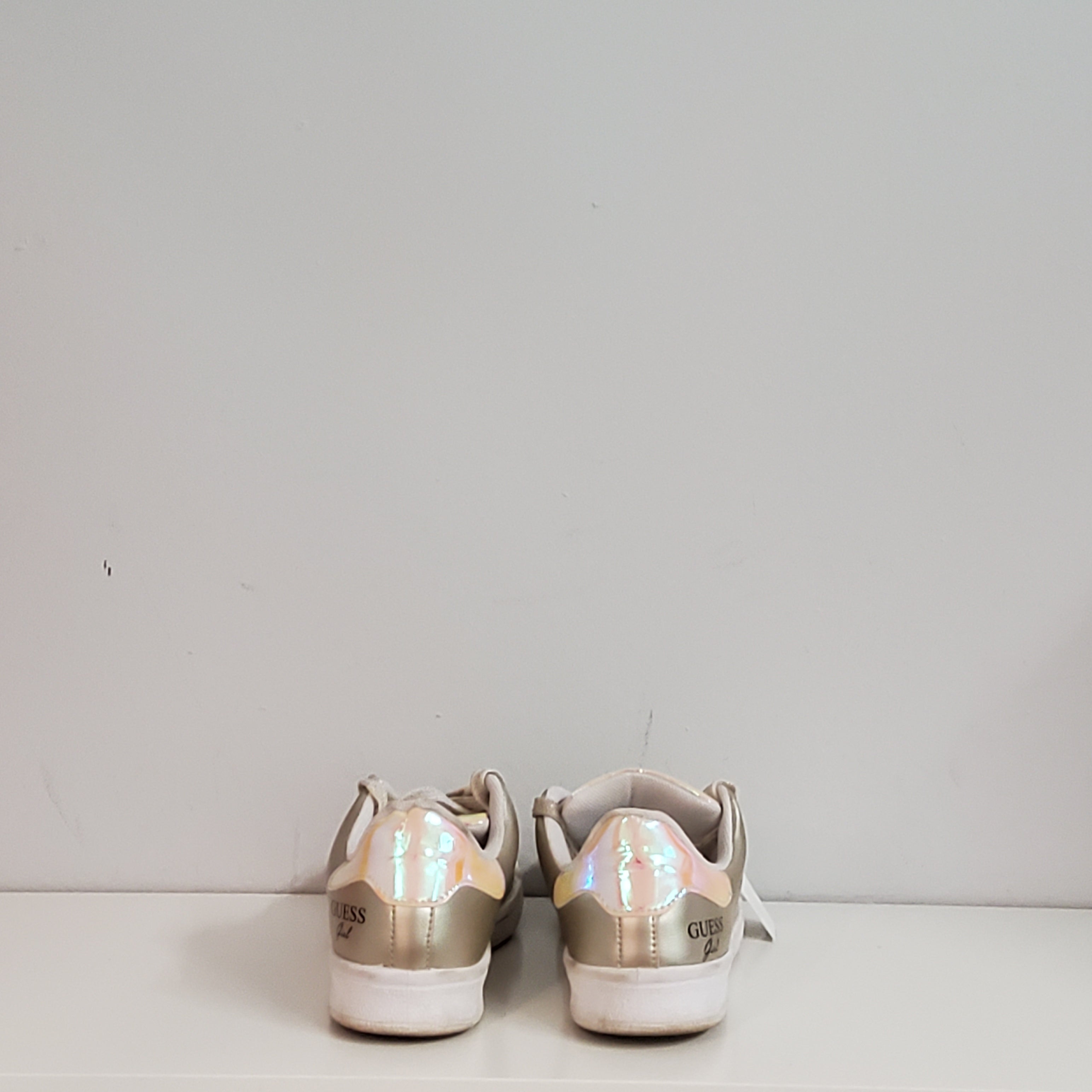 GUESS ( 36 )