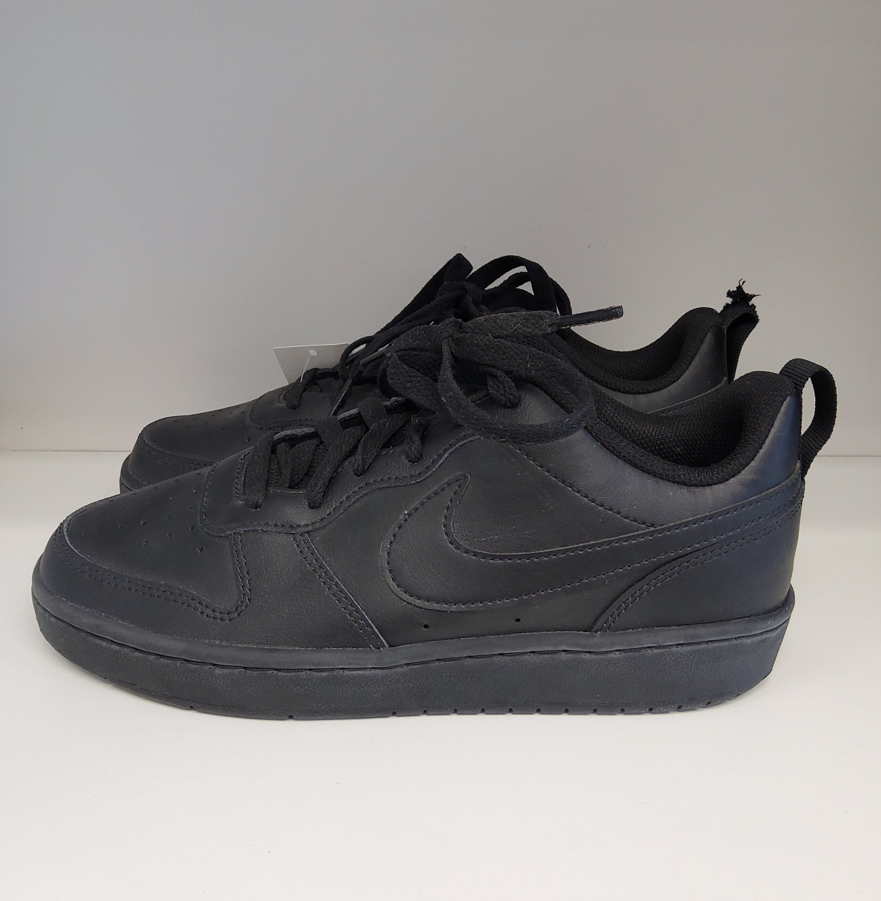 Nike (38.5)