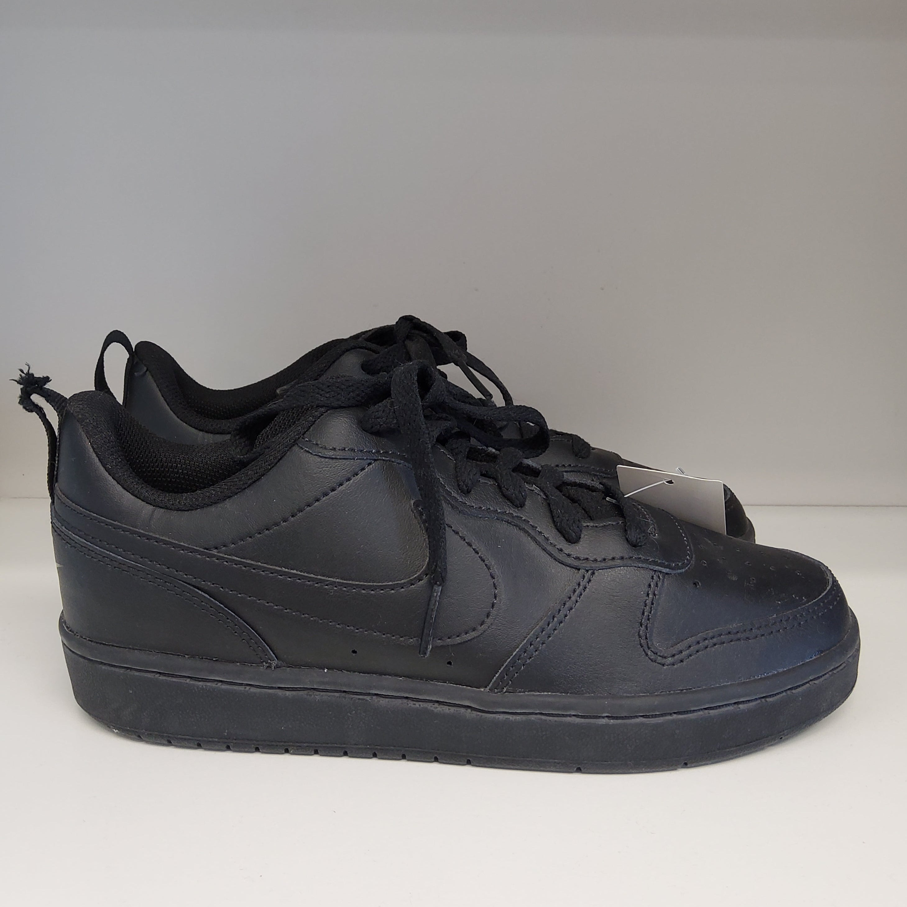 Nike (38.5)