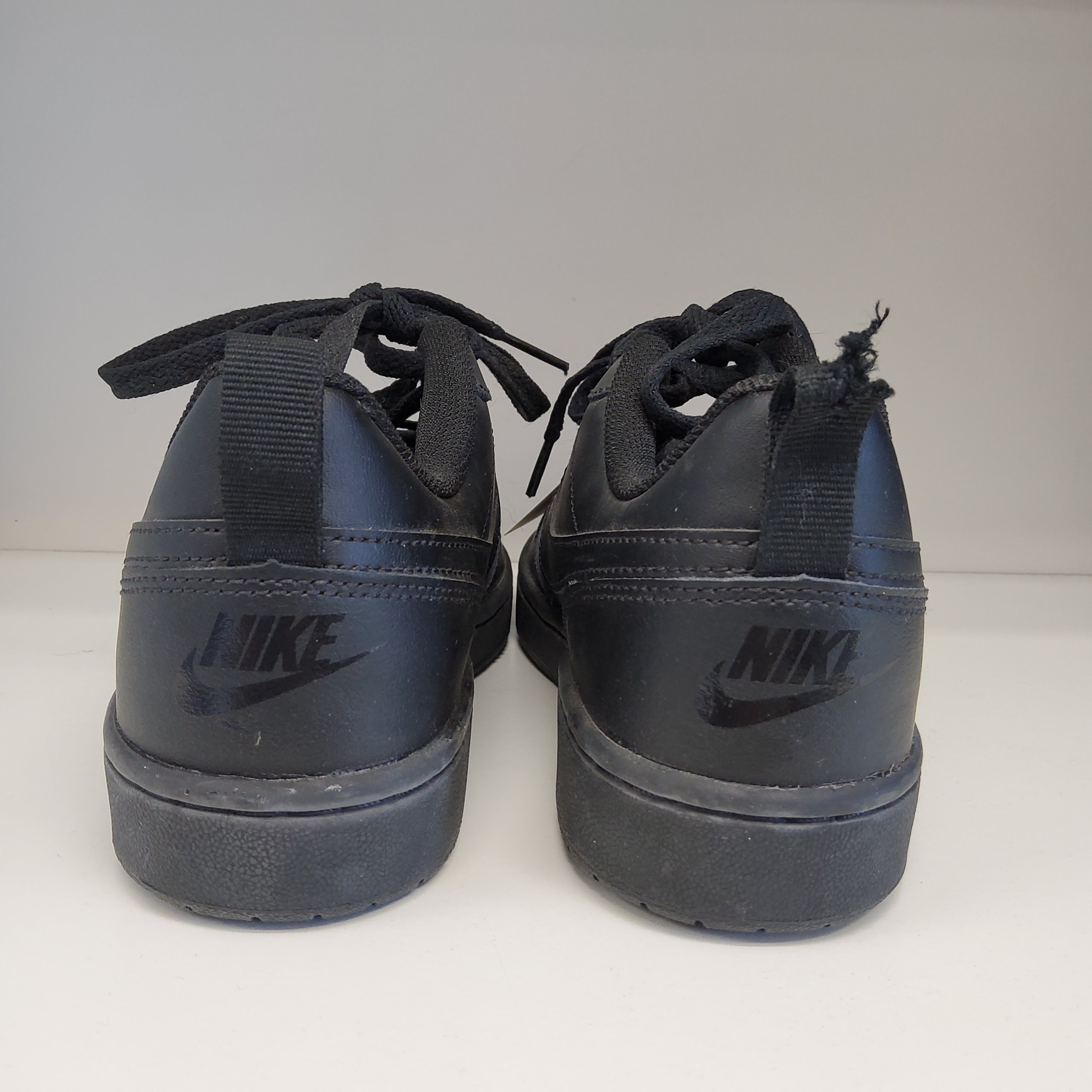 Nike (38.5)