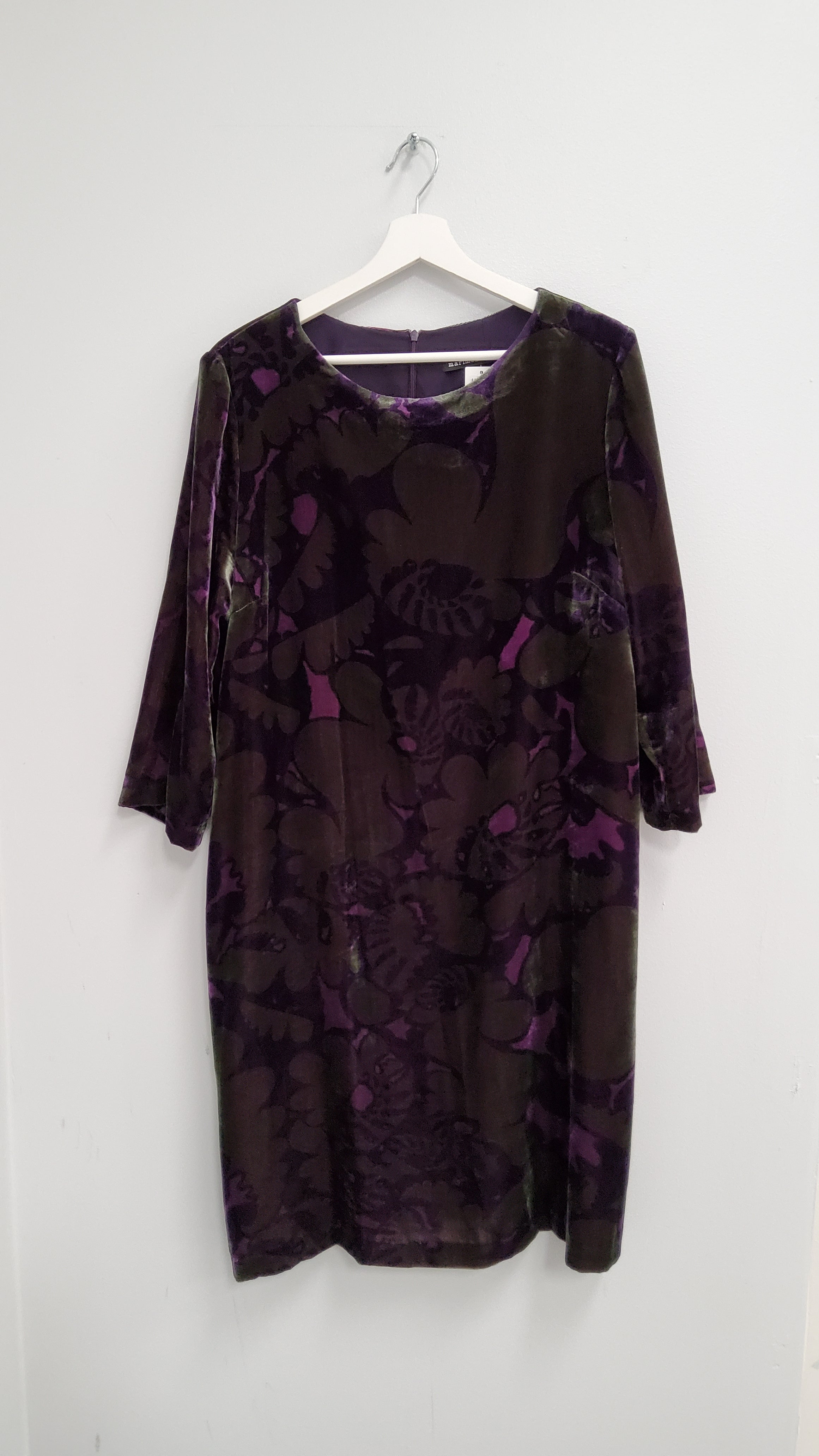 Marimekko uuvana akileija samettimekko 44