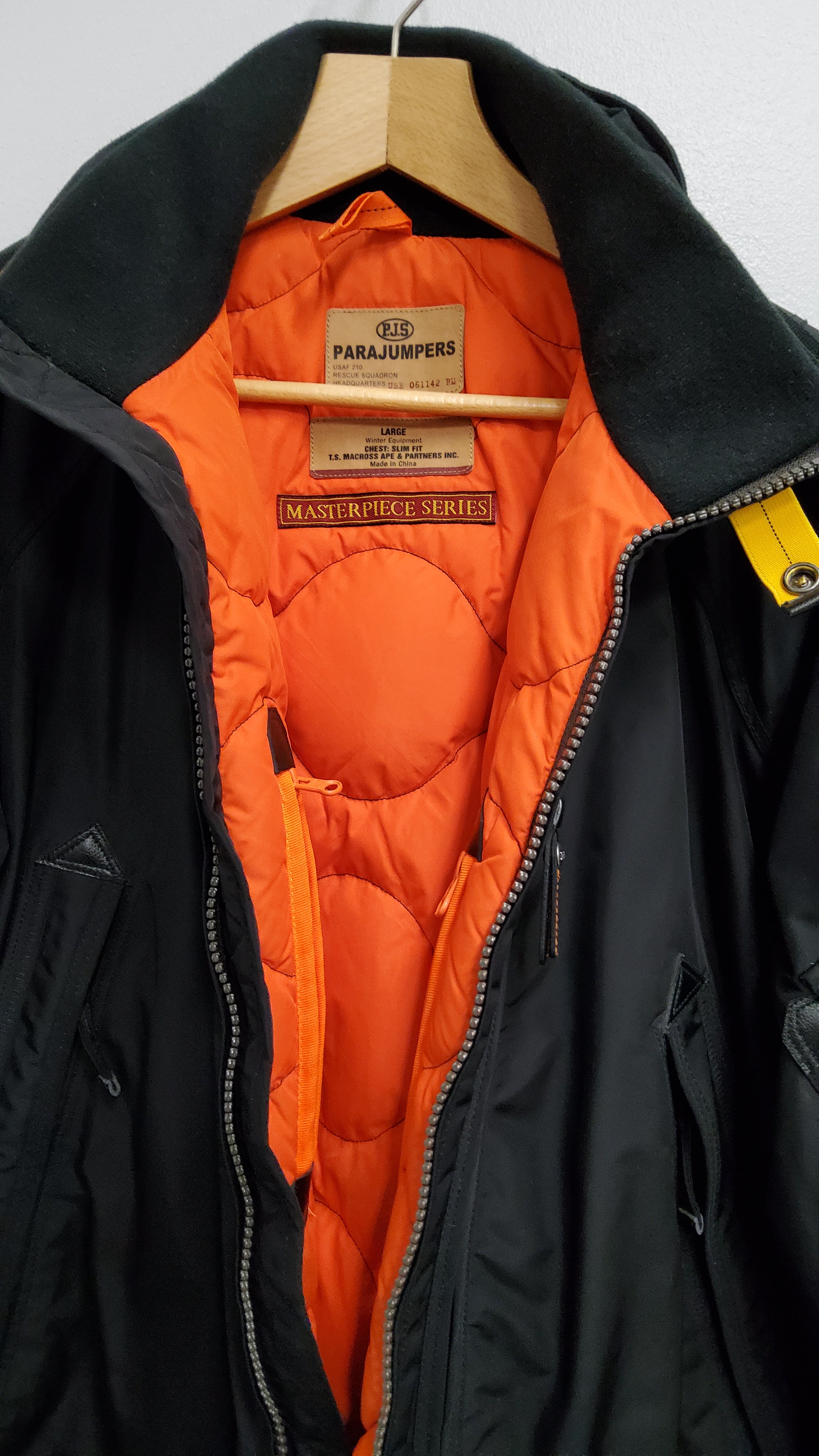 Parajumpers Fire talvibombertakki L