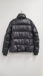 Lataa kuva Galleria-katseluun, Moncler lyhyt untuvatakki 3
