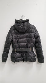 Lataa kuva Galleria-katseluun, Moncler lyhyt untuvatakki vyöllä
