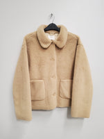 Lataa kuva Galleria-katseluun, YAYA keinoturkistakki 38
