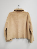 Lataa kuva Galleria-katseluun, YAYA keinoturkistakki 38
