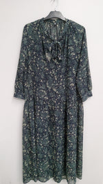 Lataa kuva Galleria-katseluun, Uniqlo mekko M
