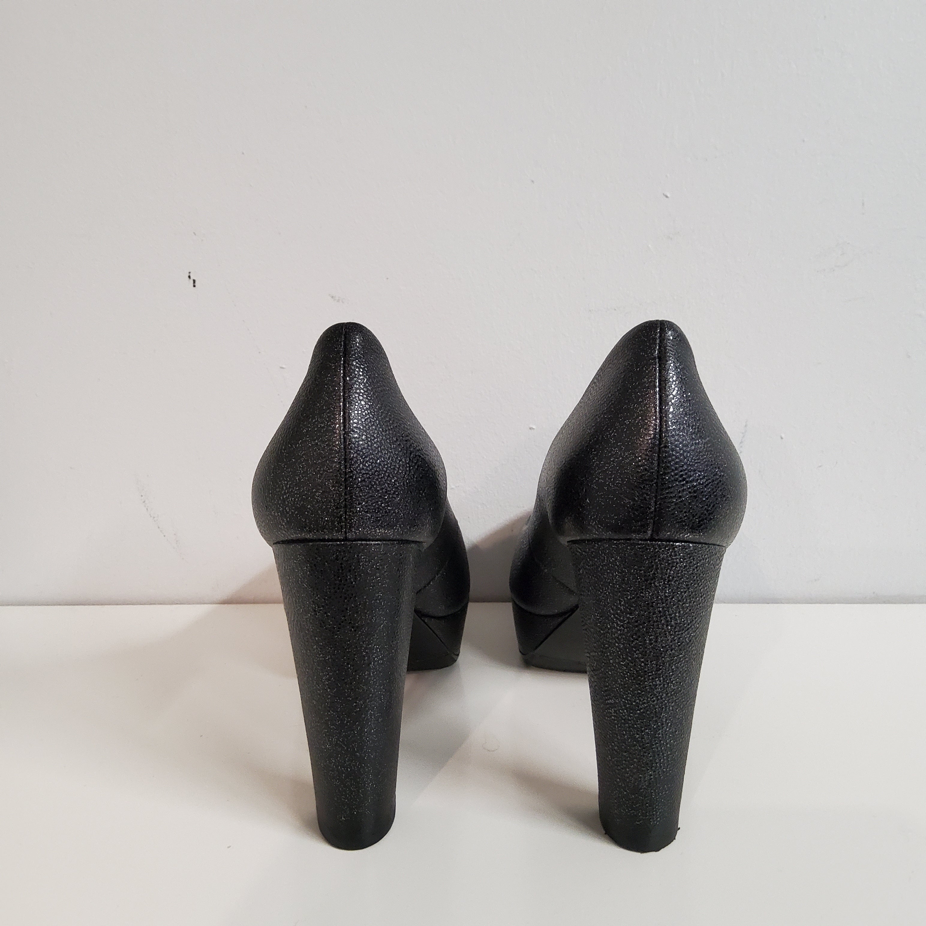 Calvin Klein korkokengät