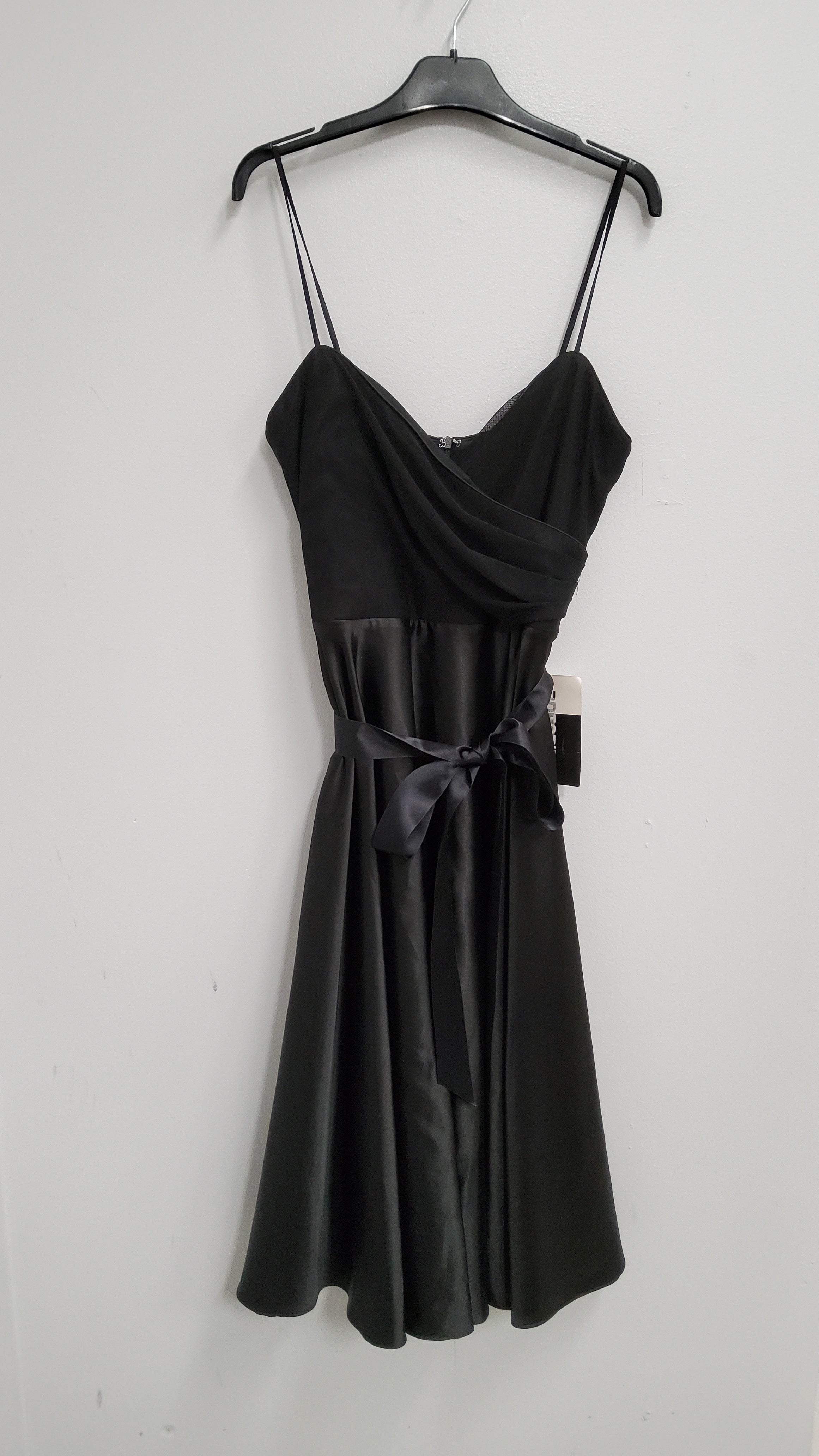 Antonia satiinimekko