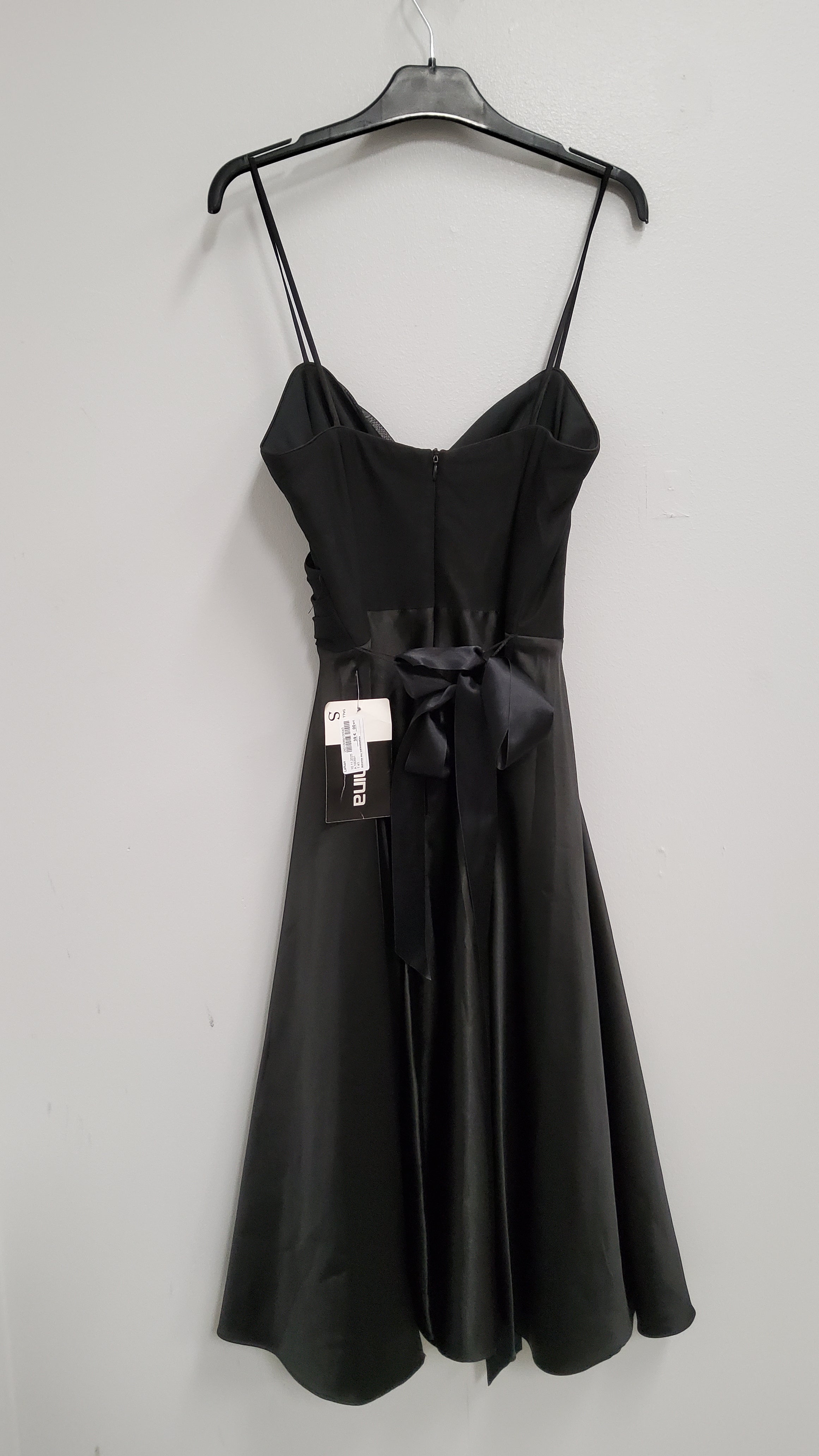 Antonia satiinimekko