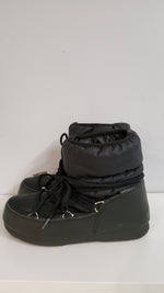 Lataa kuva Galleria-katseluun, Moon boot kengät
