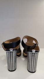 Lataa kuva Galleria-katseluun, Guess sandaalit
