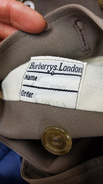 Lataa kuva Galleria-katseluun, Burberrys vintage trenssi
